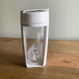 White shaker cup